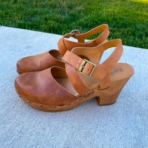 Korks Natural Leather Clogs